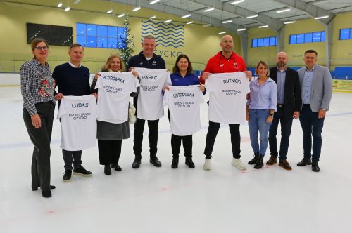 Wizyta Ministra Sportu i Turystyki na giżyckim lodowisku